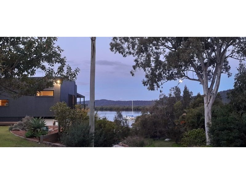 2 Schooner Street, Russell Island QLD 4184