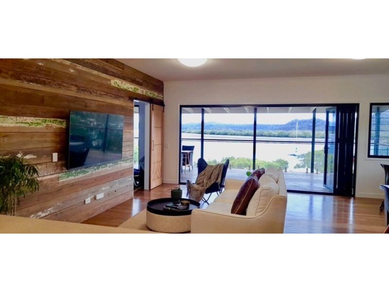 2 Schooner Street, Russell Island QLD 4184