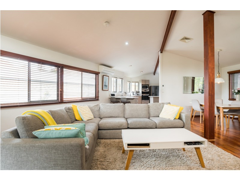 8 Dempster Street, Toowong QLD 4066