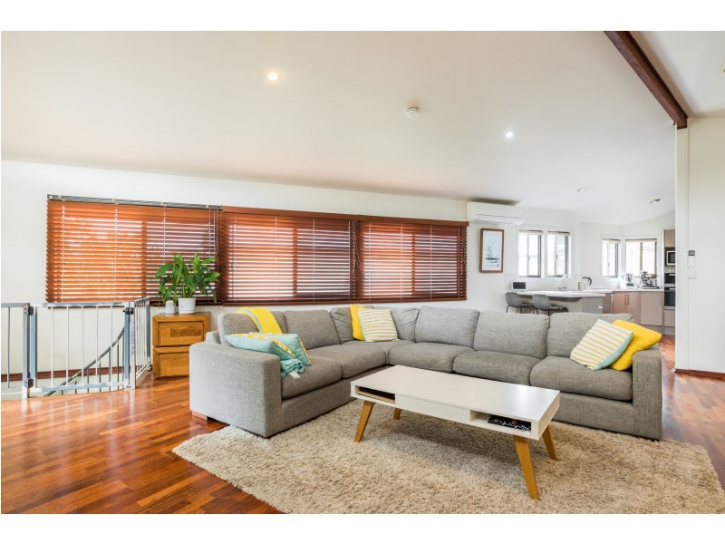 8 Dempster Street, Toowong QLD 4066