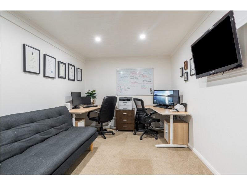 8 Dempster Street, Toowong QLD 4066
