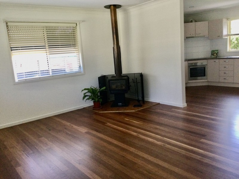 8 Bergalia Street, Moruya NSW 2537