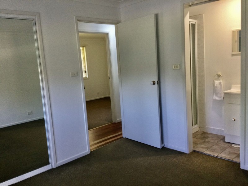 8 Bergalia Street, Moruya NSW 2537