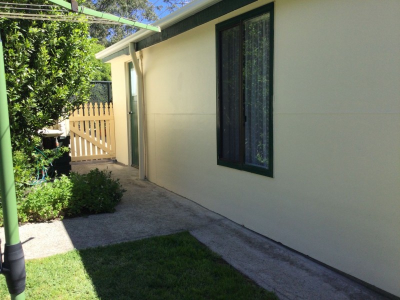 8 Bergalia Street, Moruya NSW 2537