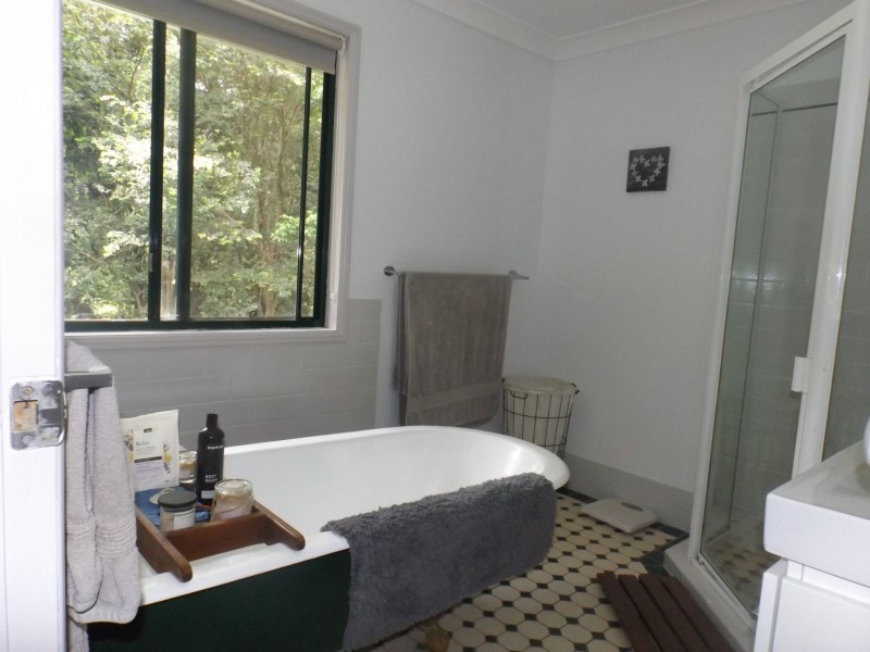 6 Lucania court, Tamborine Mountain QLD 4272