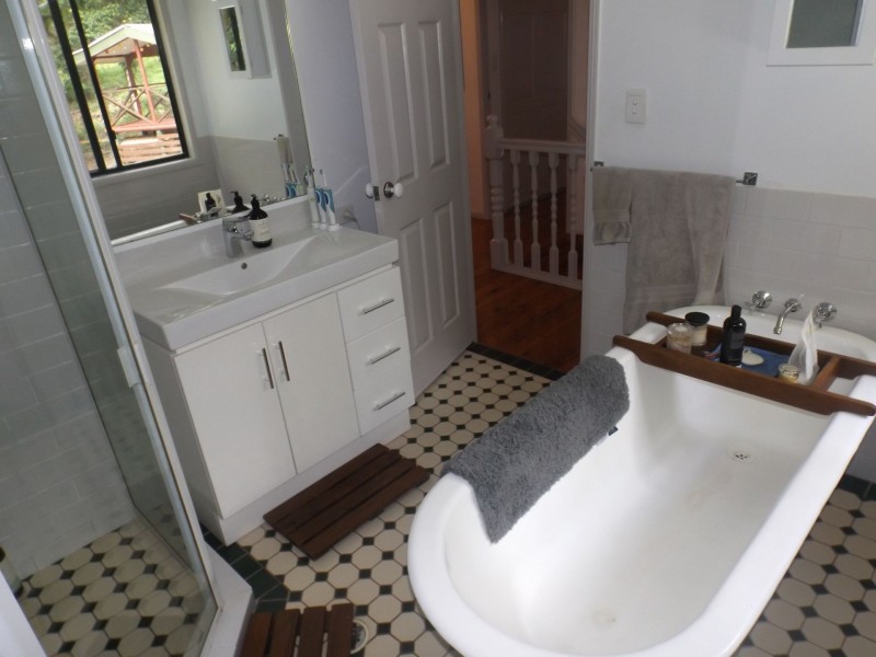 6 Lucania court, Tamborine Mountain QLD 4272