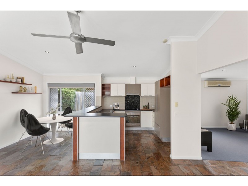 88 Parkwood Blvd, Parkwood QLD 4214