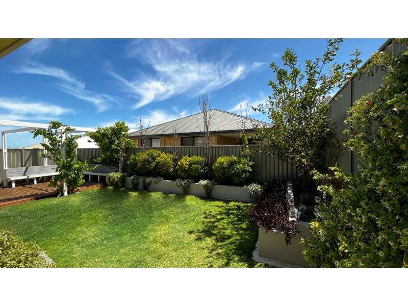 56 Tiliqua Crescent, Wandi WA 6167
