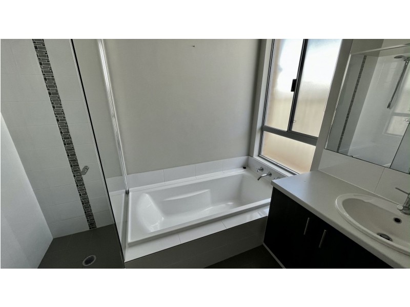 56 Tiliqua Crescent, Wandi WA 6167