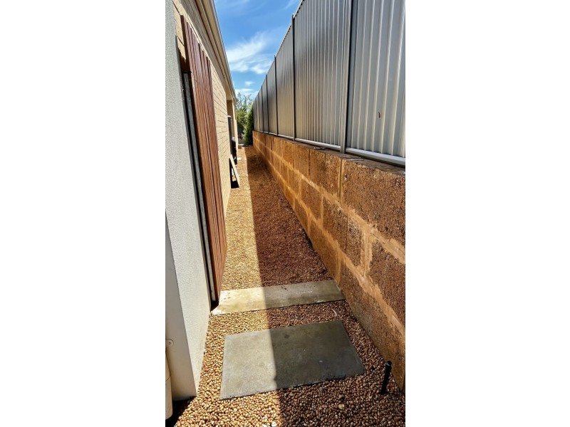 56 Tiliqua Crescent, Wandi WA 6167