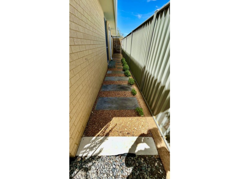 56 Tiliqua Crescent, Wandi WA 6167