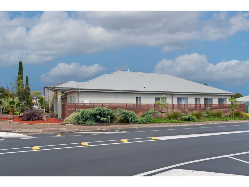 2 Arkle Place, Woodcroft SA 5162