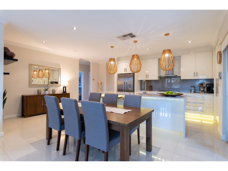 2 Arkle Place, Woodcroft SA 5162