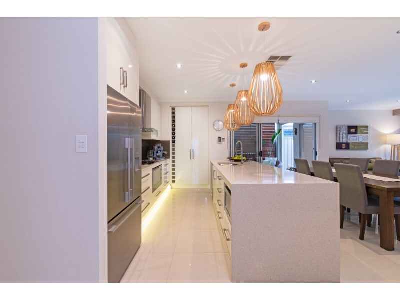 2 Arkle Place, Woodcroft SA 5162