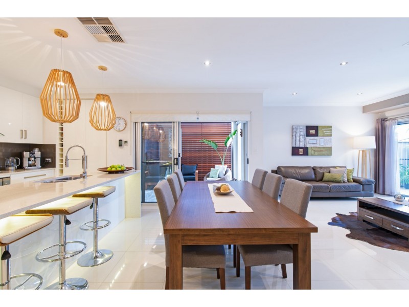 2 Arkle Place, Woodcroft SA 5162