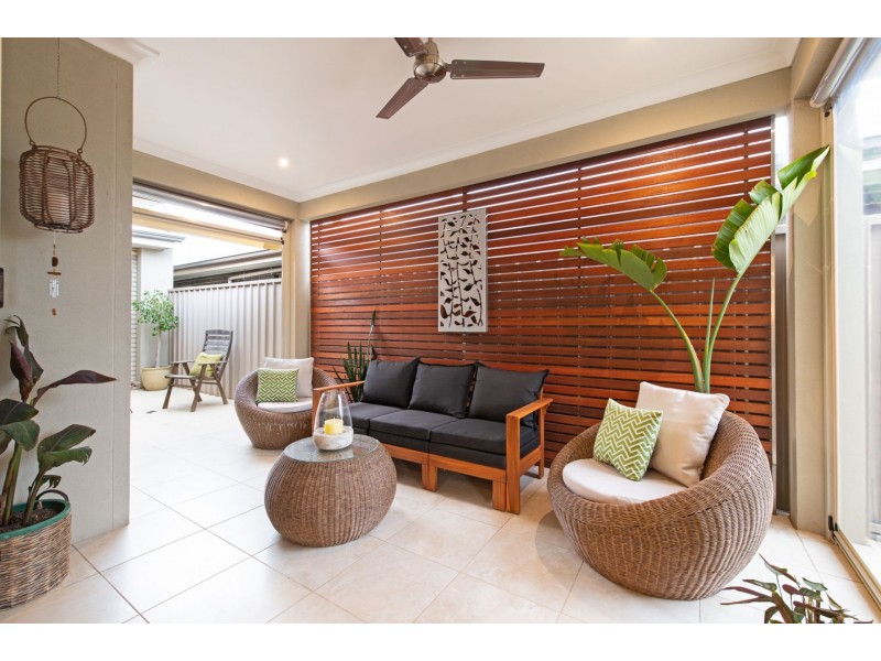 2 Arkle Place, Woodcroft SA 5162