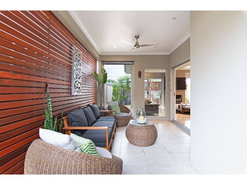 2 Arkle Place, Woodcroft SA 5162