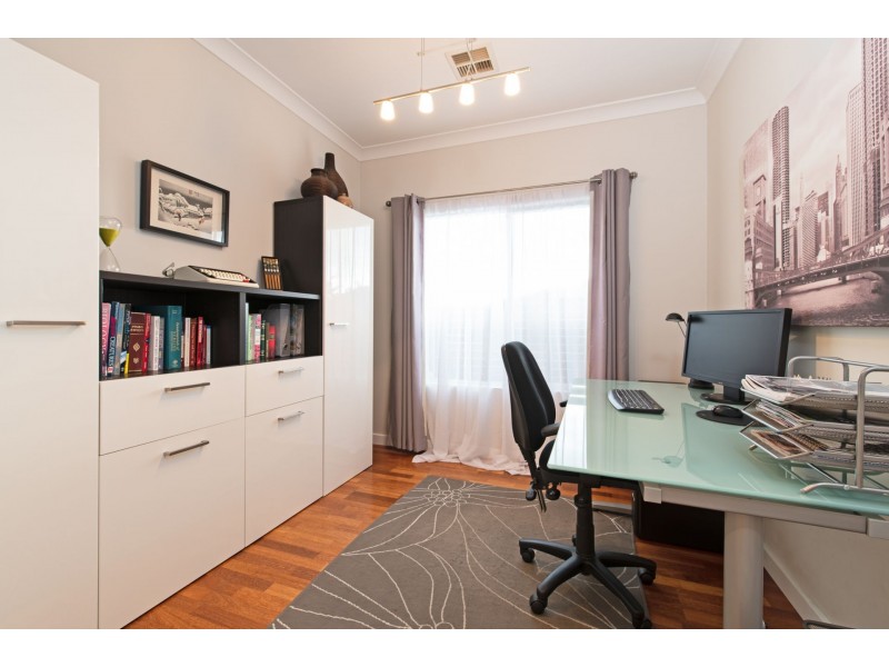 2 Arkle Place, Woodcroft SA 5162