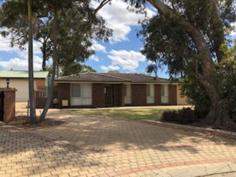 8 The Citadel, Forrestfield WA 6058