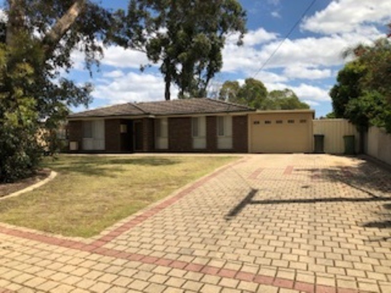 8 The Citadel, Forrestfield WA 6058