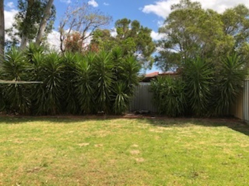 8 The Citadel, Forrestfield WA 6058