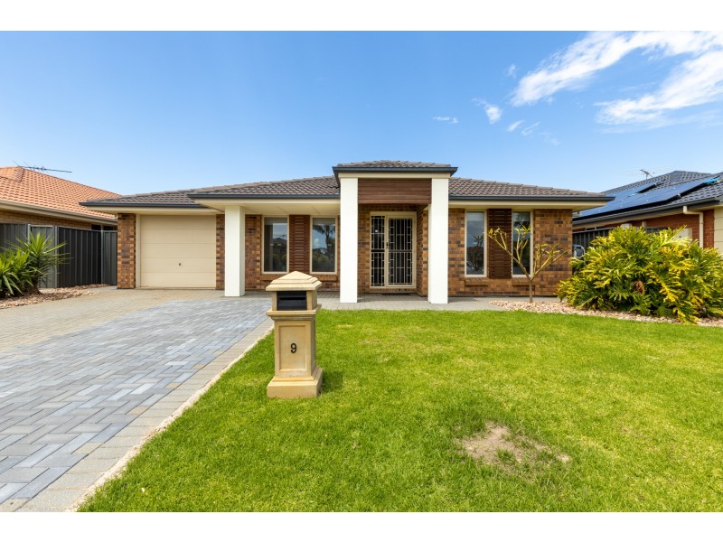9 St Clair Ave, Andrews Farm SA 5114