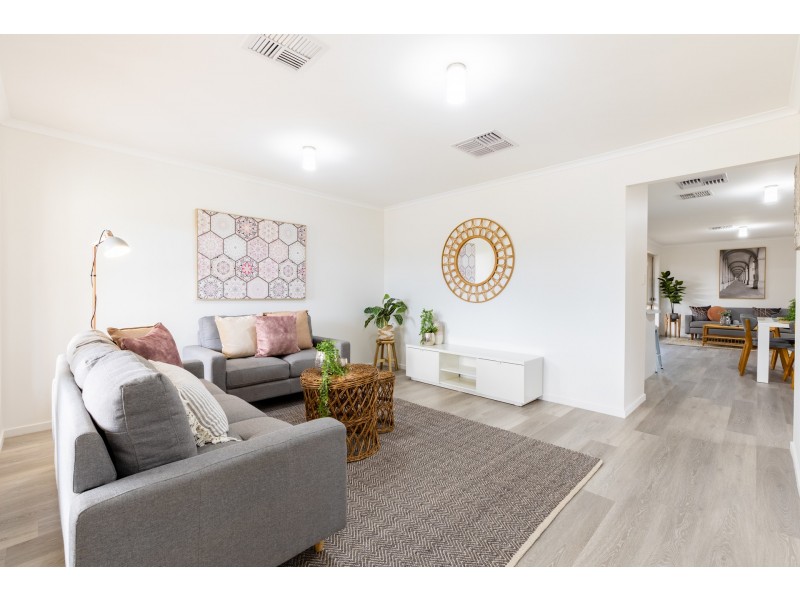 9 St Clair Ave, Andrews Farm SA 5114