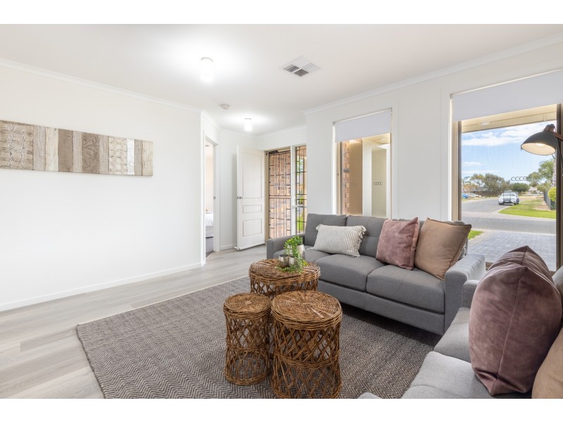9 St Clair Ave, Andrews Farm SA 5114
