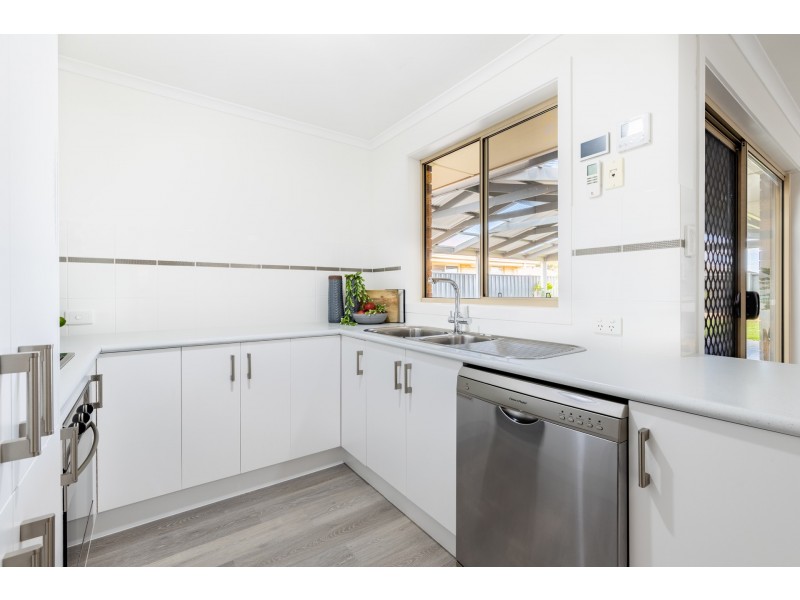 9 St Clair Ave, Andrews Farm SA 5114