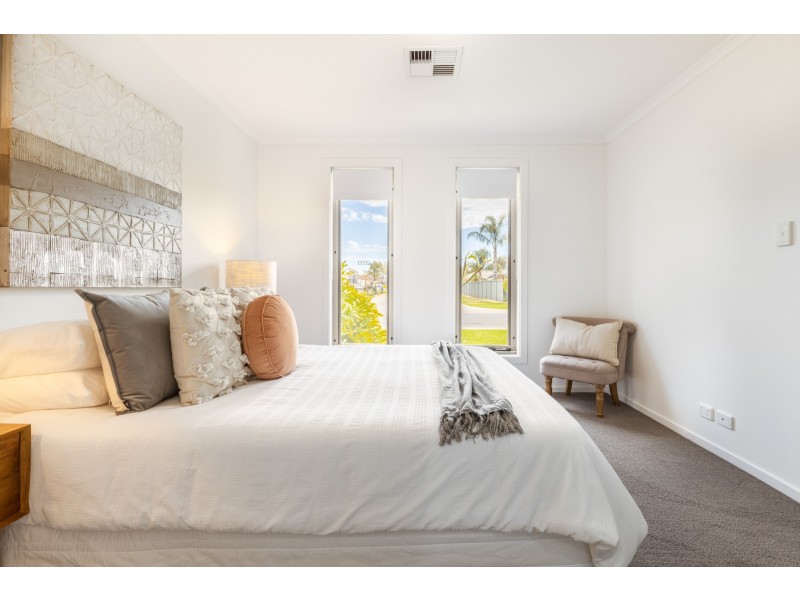 9 St Clair Ave, Andrews Farm SA 5114