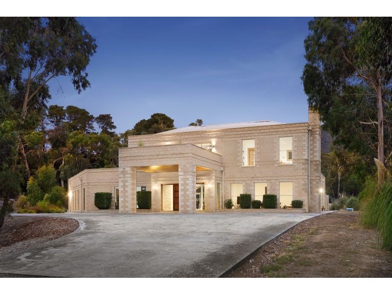 13 Jeanette Maree Court, Kilsyth VIC 3137