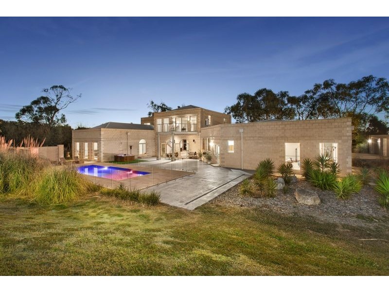 13 Jeanette Maree Court, Kilsyth VIC 3137