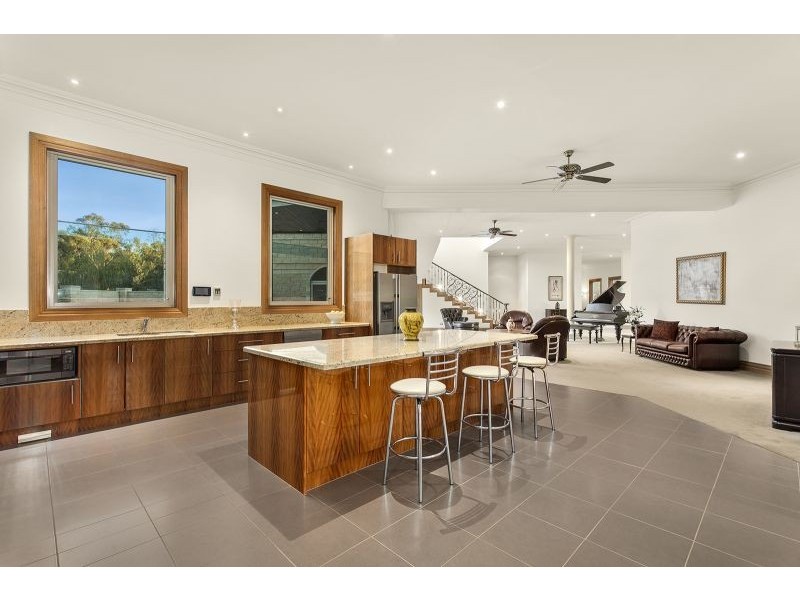 13 Jeanette Maree Court, Kilsyth VIC 3137