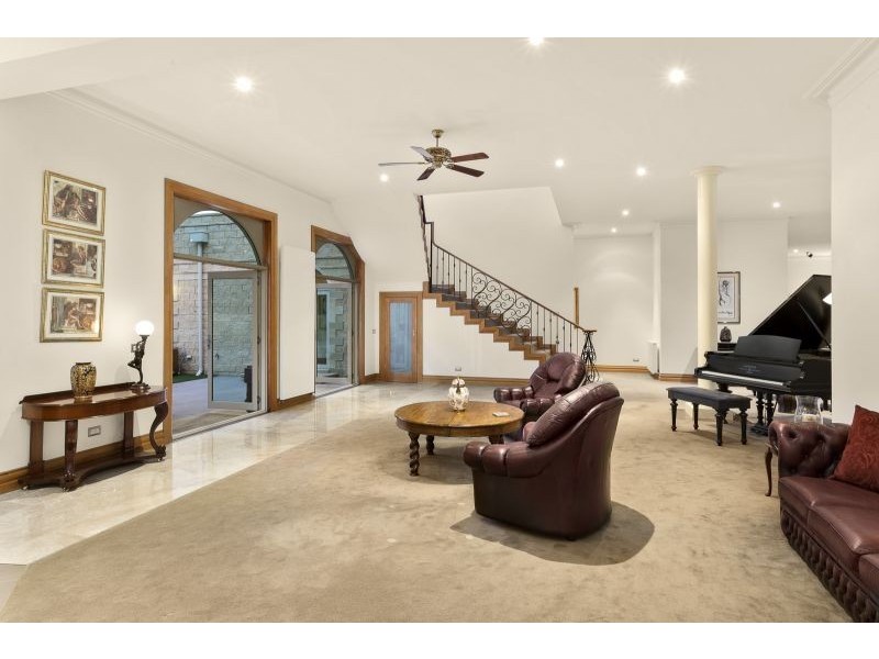 13 Jeanette Maree Court, Kilsyth VIC 3137