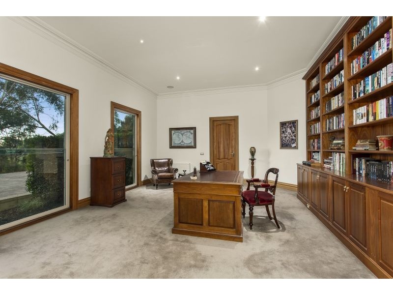 13 Jeanette Maree Court, Kilsyth VIC 3137