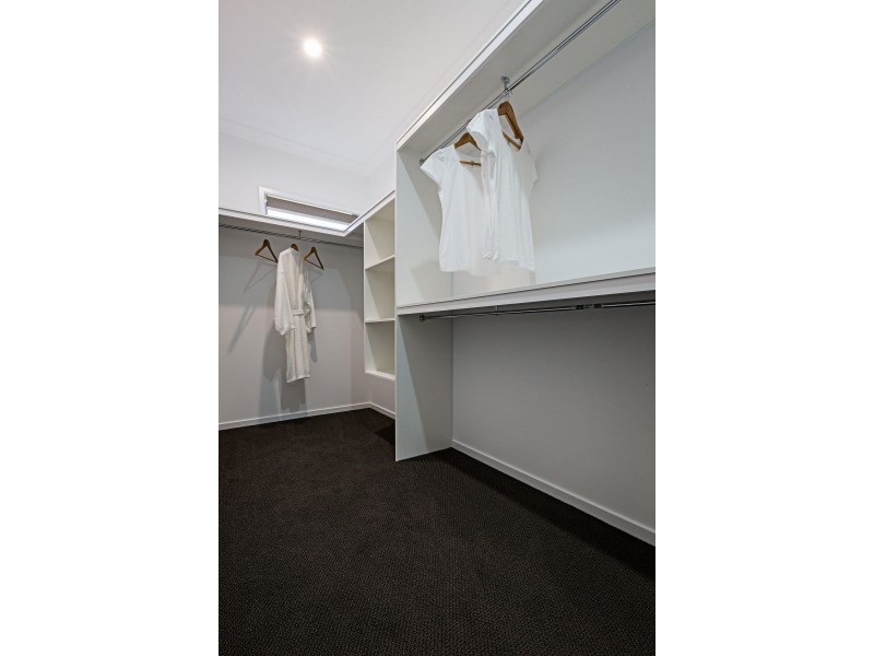 18 Halcro Street, Pialba QLD 4655