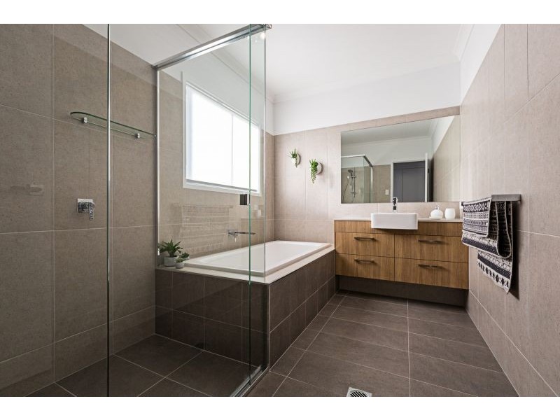 18 Halcro Street, Pialba QLD 4655