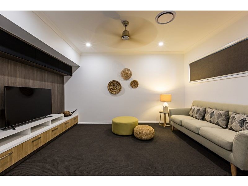 18 Halcro Street, Pialba QLD 4655