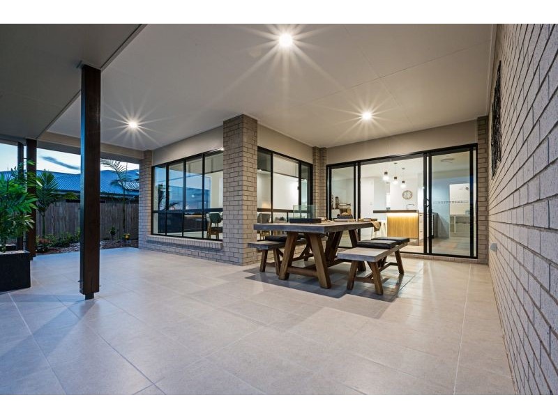 18 Halcro Street, Pialba QLD 4655