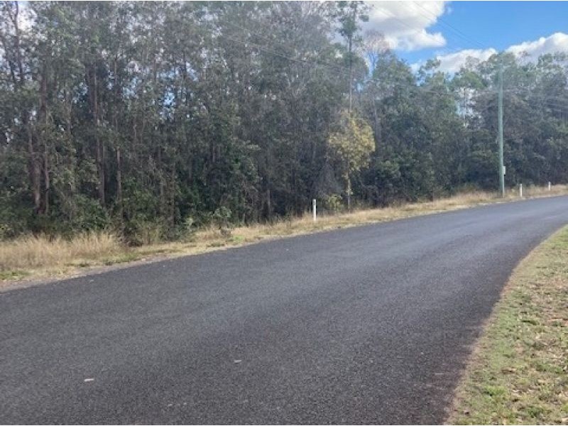 17 Cambridge Drive, Mount Hallen QLD 4312