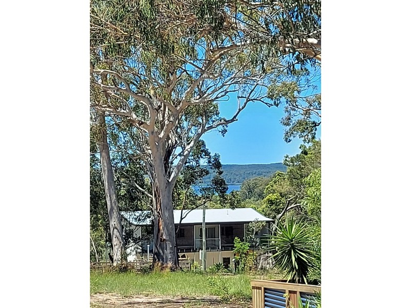 25 Timothy Street, Macleay Island QLD 4184