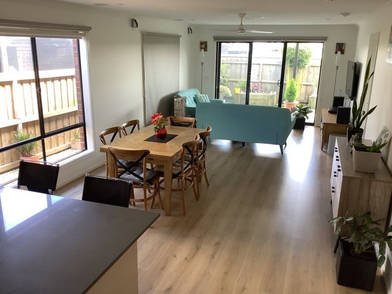 8 Cups Court, Clyde North VIC 3978