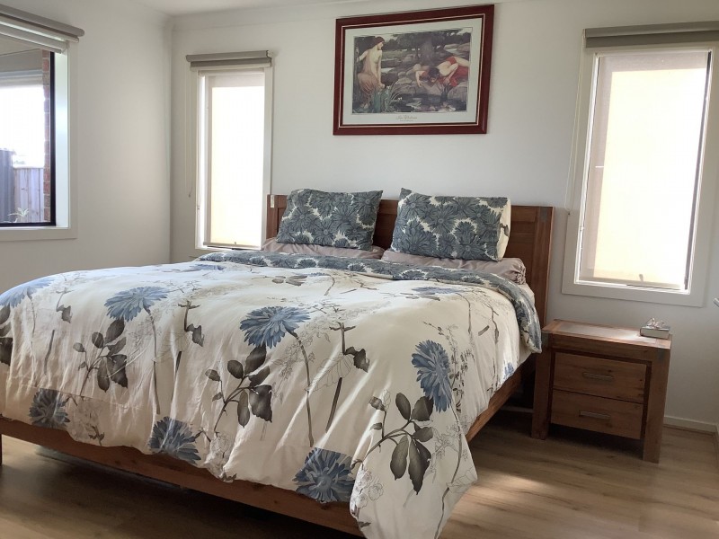 8 Cups Court, Clyde North VIC 3978