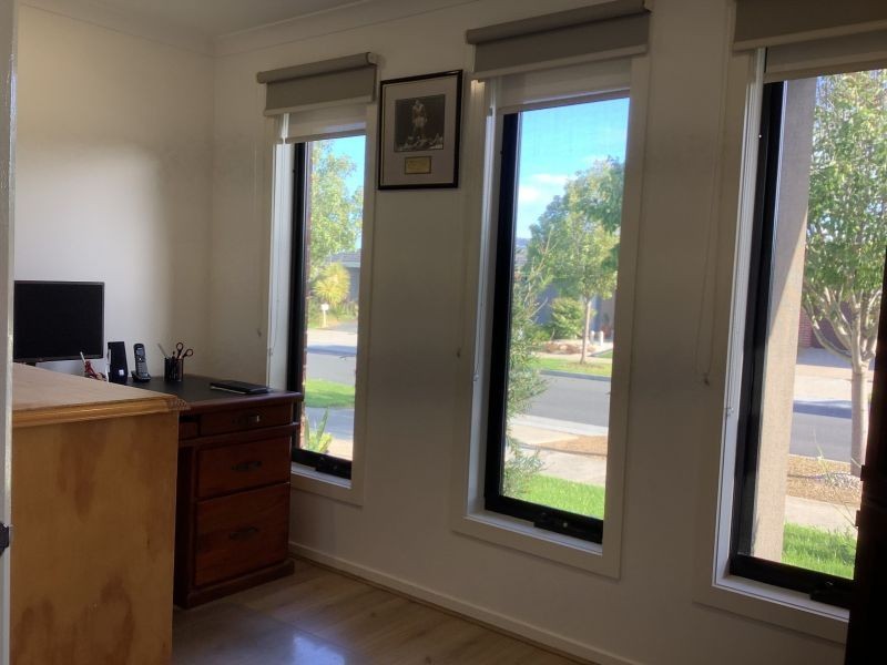 8 Cups Court, Clyde North VIC 3978