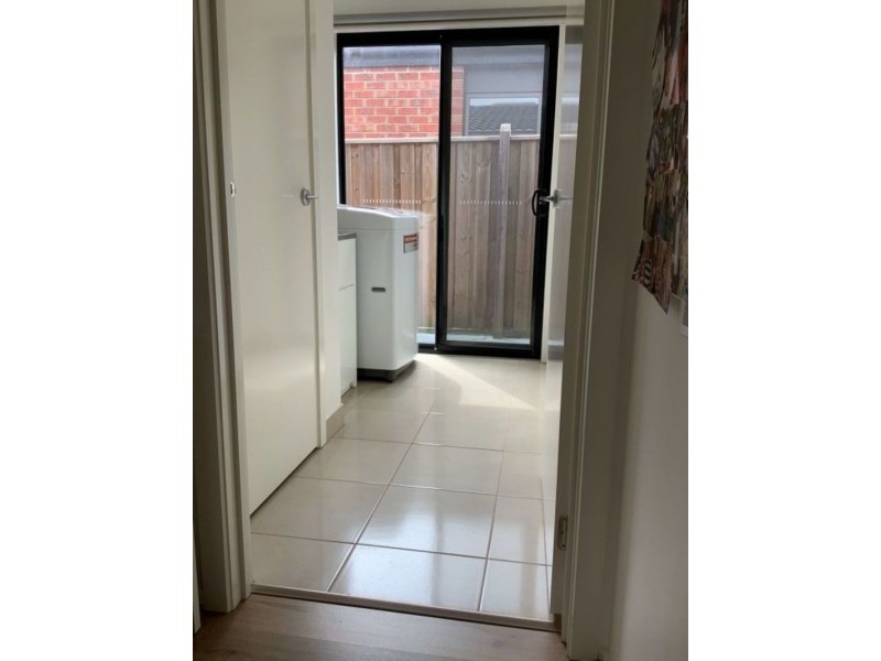 8 Cups Court, Clyde North VIC 3978