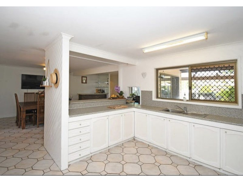 51 Hansen Street, Urangan QLD 4655