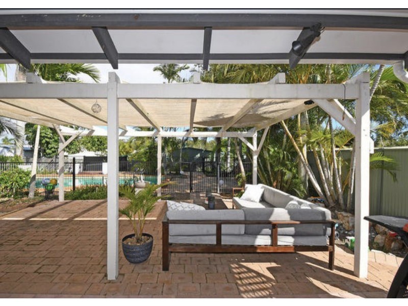 51 Hansen Street, Urangan QLD 4655