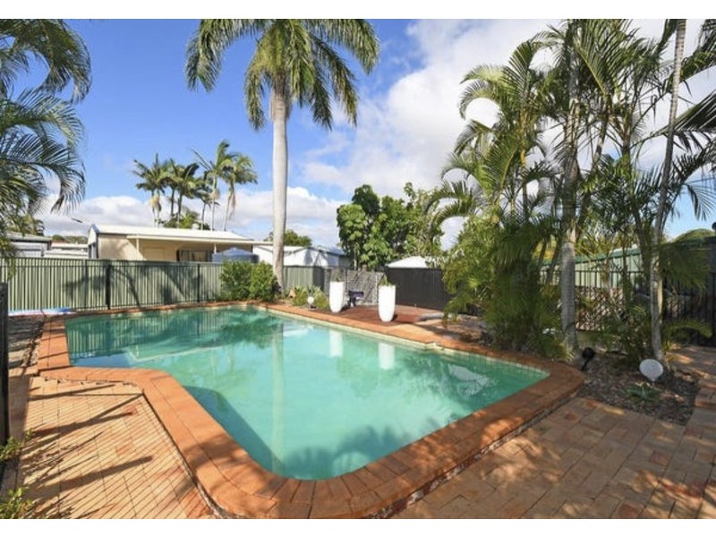 51 Hansen Street, Urangan QLD 4655