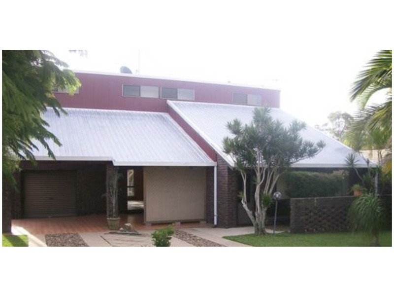 51 Hansen Street, Urangan QLD 4655