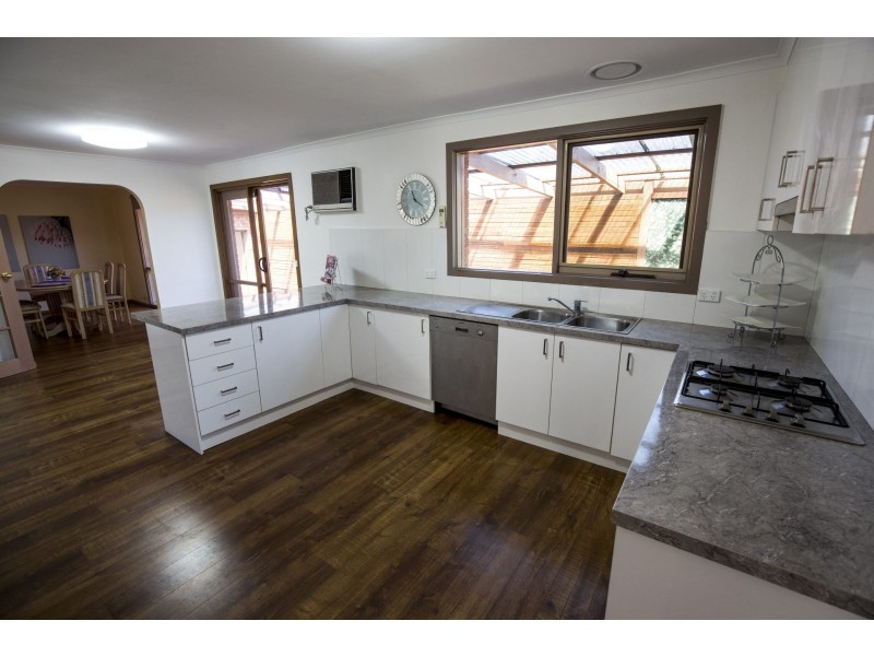 21 Maryn Close, Berwick VIC 3806